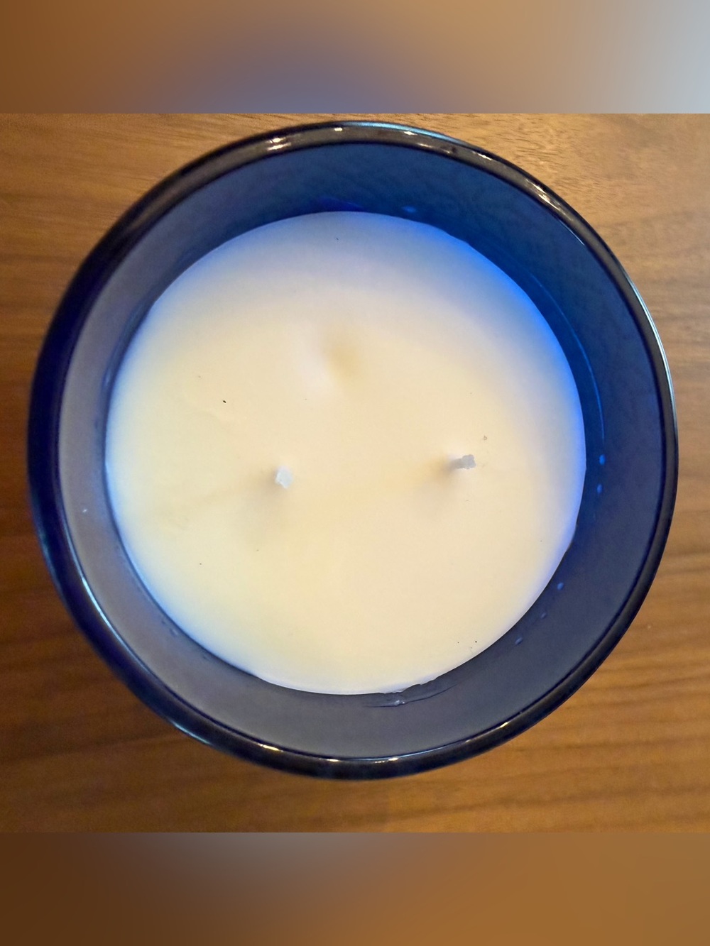 Bellevue Sapphire Cashmere Luxury Candle - Blue - Picture 2 of 3